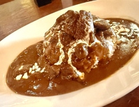 店主のこだわりが詰まった自慢のシェリーカレー
