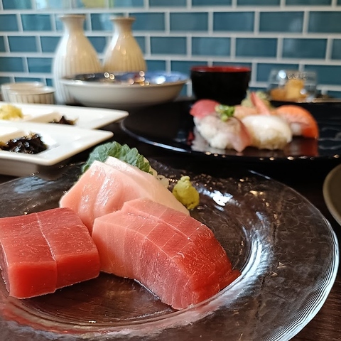 市場直送！生本まぐろをはじめ、旬の魚と厳選素材を職人が丁寧に仕上げています。