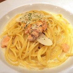 炙りサーモンと葉野菜のクリーム