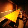 最大11名様テーブル席。2名様からご案内いたします。ご予約でお席の確保が確実です♪靴を脱いでゆったりおくつろぎ頂けます！女子会・合コン・仲間との飲み会・会社宴会…様々なシーンでご利用頂けます！