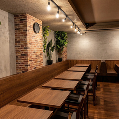 貸切利用にも対応しており、周りを気にせずプライベートな空間で宴会を楽しめます。レイアウトや演出のご相談も可能で、特別な集まりやイベントにも最適。ゆったりとした空間で思い出に残る時間をお過ごしください。