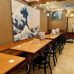 2名様から12名様までゆったり座れるテーブル席