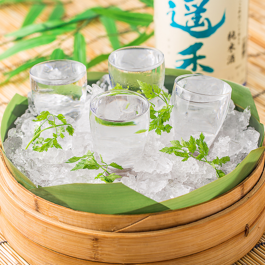 季節に合わせて限定品☆全国各地の選りすぐり地酒と自慢の九州料理♪