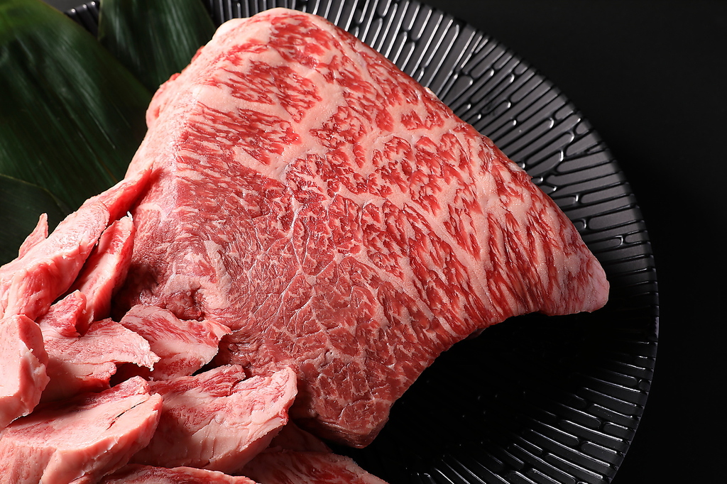 魅せる創作料理をご提供。仙台牛など宮城の優れた素材を多彩にご堪能できます。