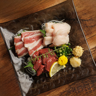 ［馬肉三点盛り］旨みあふれる馬刺しで九州を堪能