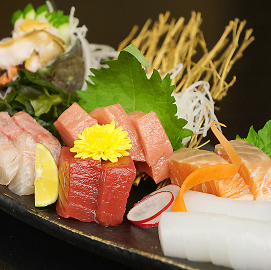 料理の種類は豊富で、ピチピチの取れたての魚は新鮮そのもの。