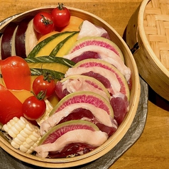 季節野菜と鴨のせいろ蒸し