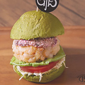 料理メニュー写真&nbsp;ぷりぷりエビのバーガー（小鉢三品付き）
