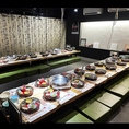 当店では団体様のご宴会も賜っております。19名様までの個室は縦一列ですのでアフターゴルフコンペなどに最適です。また40名様までの団体個室もございます。三線ライブバンドのご依頼からコンパニオンのお手配も賜っております。