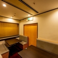 2名様から半個室席へご案内が可能です。ゆっくりお食事が愉しめる半個室席は、大切な方々に心からお寛ぎいただくためのおもてなしに溢れています。落ち着いたソファー席で情緒溢れるくつろぎの一日を。誕生日・記念日にはメッセージプレートをご用意させて頂きます。