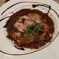 料理メニュー写真&nbsp;鴨胸肉のポワレ　デーツと柚子のソース