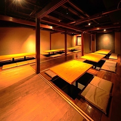座敷席もご用意しています。宴会利用におすすめ◎靴を脱いでゆったりおくつろぎ頂けます！女子会・合コン・仲間との飲み会・会社宴会…様々なシーンでご利用頂けます！嬉しい3時間飲み放題付コースもございます。八王子駅近でアクセス抜群☆飲み会するなら是非当店へ！