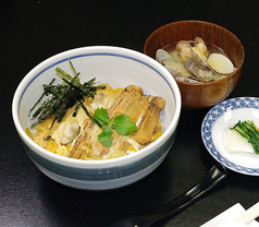 焼き穴子とあさりの玉子とじ丼