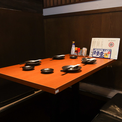 豊田市駅1分、和の趣き溢れる店内は大人の為の落ち着いた雰囲気となっております。2名様~80名様までご利用可能な個室席は豊田駅での接待や女子会、合コンなど各種宴会に最適なプライベート個室空間♪