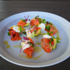 燻製サーモンとリコッタチーズとアボカド