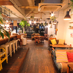 わいず cafe 折尾店の雰囲気1