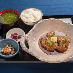 まぐろほほ肉ステーキ膳