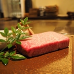 最高級ランク宮崎牛を使用。