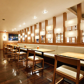 電源と無料Wi-Fiをご利用いただけます♪お食事やお茶を楽しみながら、パソコンでの作業やスマートフォンの充電も可能です◎ビジネス利用や観光での情報収集にも便利です。