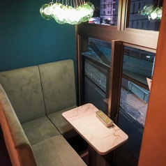 木に囲まれた2人だけの空間をお楽しみいただけます