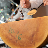 お客様の目の前で仕上げる”演出料理”をご用意しております。ご注文いただいたお客様からはお喜びのお声を多数頂戴しております