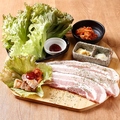 料理メニュー写真&nbsp;厚切り豚バラのサムギョプサルと厚切り牛バラのBBQ◎