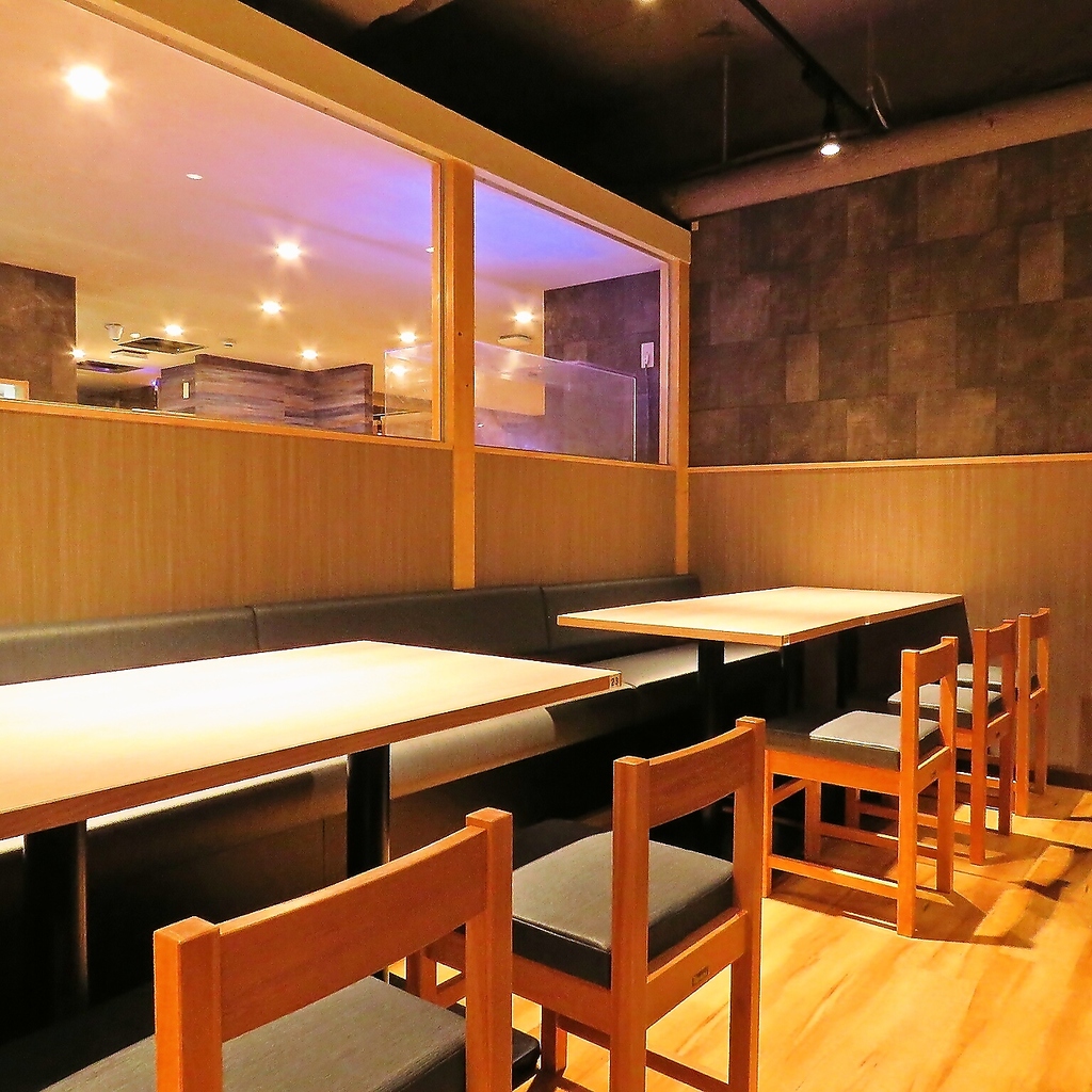 各種会社宴会、同窓会、二次会など、幅広い用途にご利用いただけるパーティ席がございます。