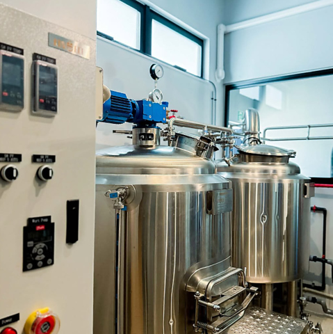 HEAVY SASORI BREWING TAPROOM wr[T\u[CO^bv[