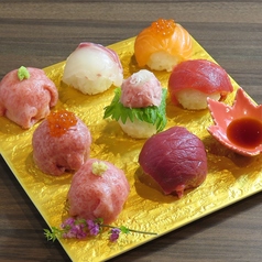 肉・手毬寿司8種盛り合わせの写真