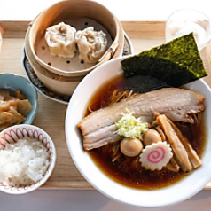 中華新式小皿 BLADE ブレイド 梅田中崎町店のおすすめランチ2