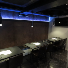 ２名様テーブル×４席ございます。