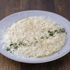 ホールチーズで仕上げたリゾット 2種類のチーズを使ったチーズリゾット
