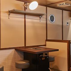 デートや少人数の飲み会に最適。落ち着いた雰囲気で会話が弾みます。