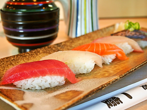 北海道産ウニが自慢！ヒラメ、カンパチ、アジはその日の朝に活き〆。新鮮で旬なネタ！