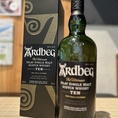 【スコッチウイスキーARDBEG】アイラ島のウイスキーの中でも特にピート香の強い味わいが特徴的です。