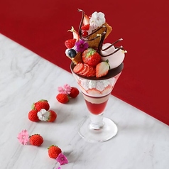 Delice 〜ストロベリーとショコラの贅沢パフェ〜 の写真