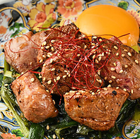 【五感を刺激する炭火料理】名物レバニラや厳選串に酔う