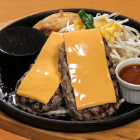 種類豊富なハンバーグソースとトッピング◎