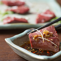 視覚で味わう、最高級A5ランク熟成肉の「とろける」瞬間