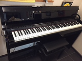 店内はピアノを完備しており定期的にコンサートや演芸等を開催しております♪コンサート等はホームページ、facebookでご確認下さい。