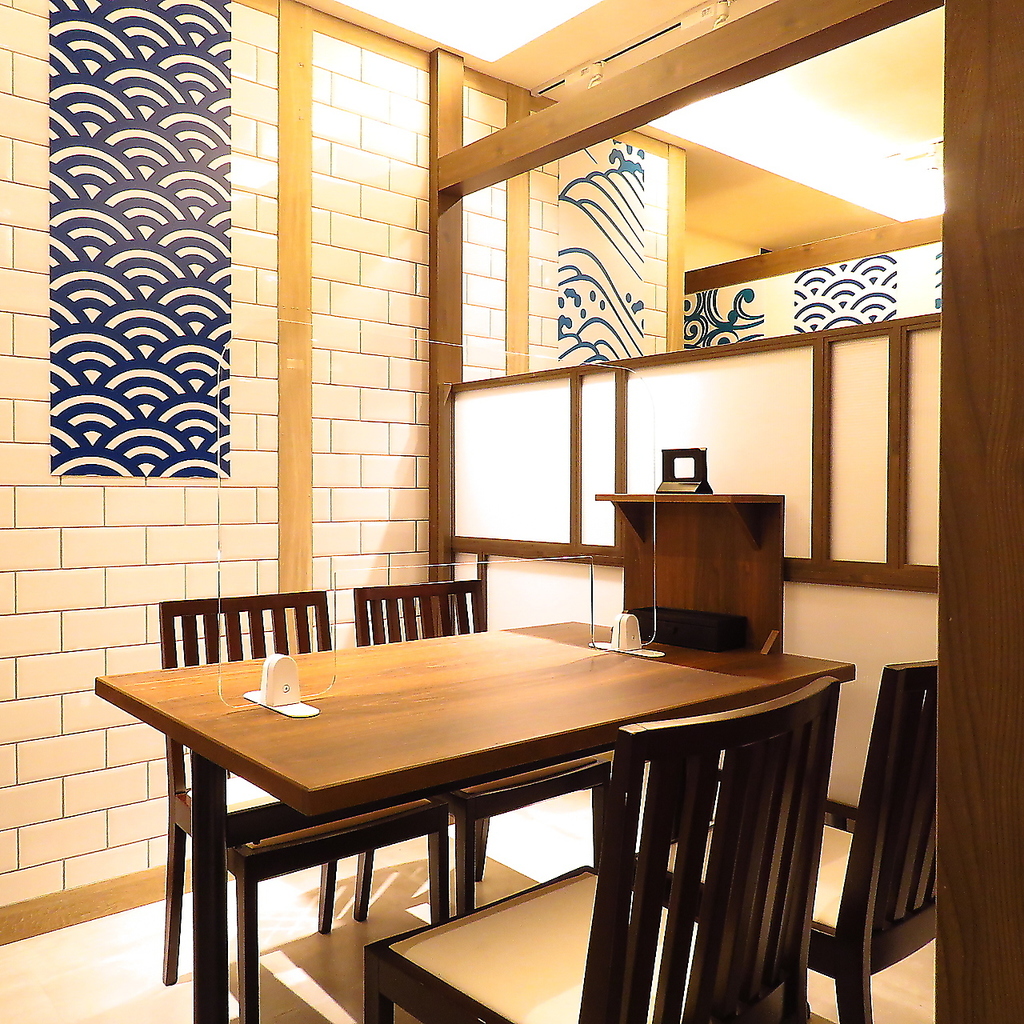 【人気の理由その5】少人数～利用できるテーブル席や扉がついた完全個室もご用意！