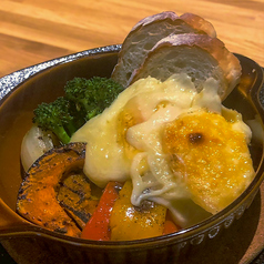 十勝産ラクレットチーズの春よ恋プレミアムのソフトバゲットと野菜グリル