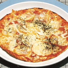 トマトとポテトマヨネーズのピザ