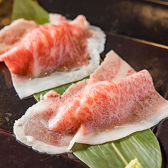 【一口で広がる肉の旨み】肉寿司 サーロイン(一貫)800円(税込880円)/上赤身(一貫)500円(税込550円)の写真
