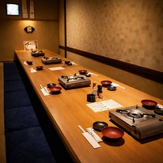 完全個室は全９タイプ御座います。繋げたり区切ったりする事で様々なニーズにお応えできます。何名様でも完全個室でお寛ぎ下さい。