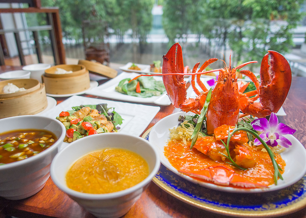 伝統的な手法を大切にしモダンな盛り付けで演出♪名店出身の料理人が腕を振います！