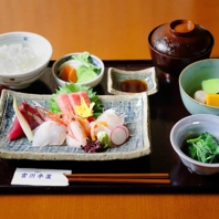 刺身や天ぷらなどのランチ定食も充実