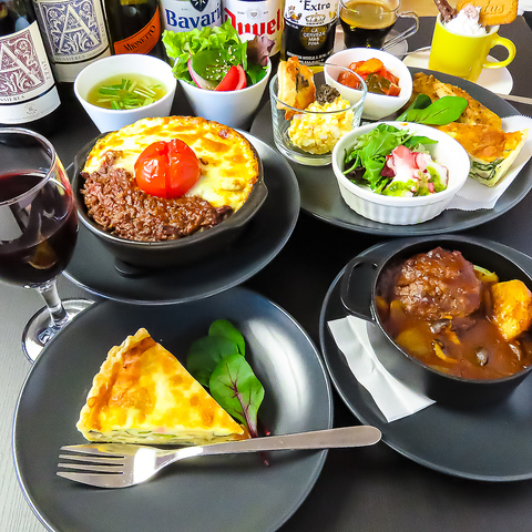 本山にあるお洒落なカフェ♪ワンちゃん同伴可◎昼飲みも大歓迎です！