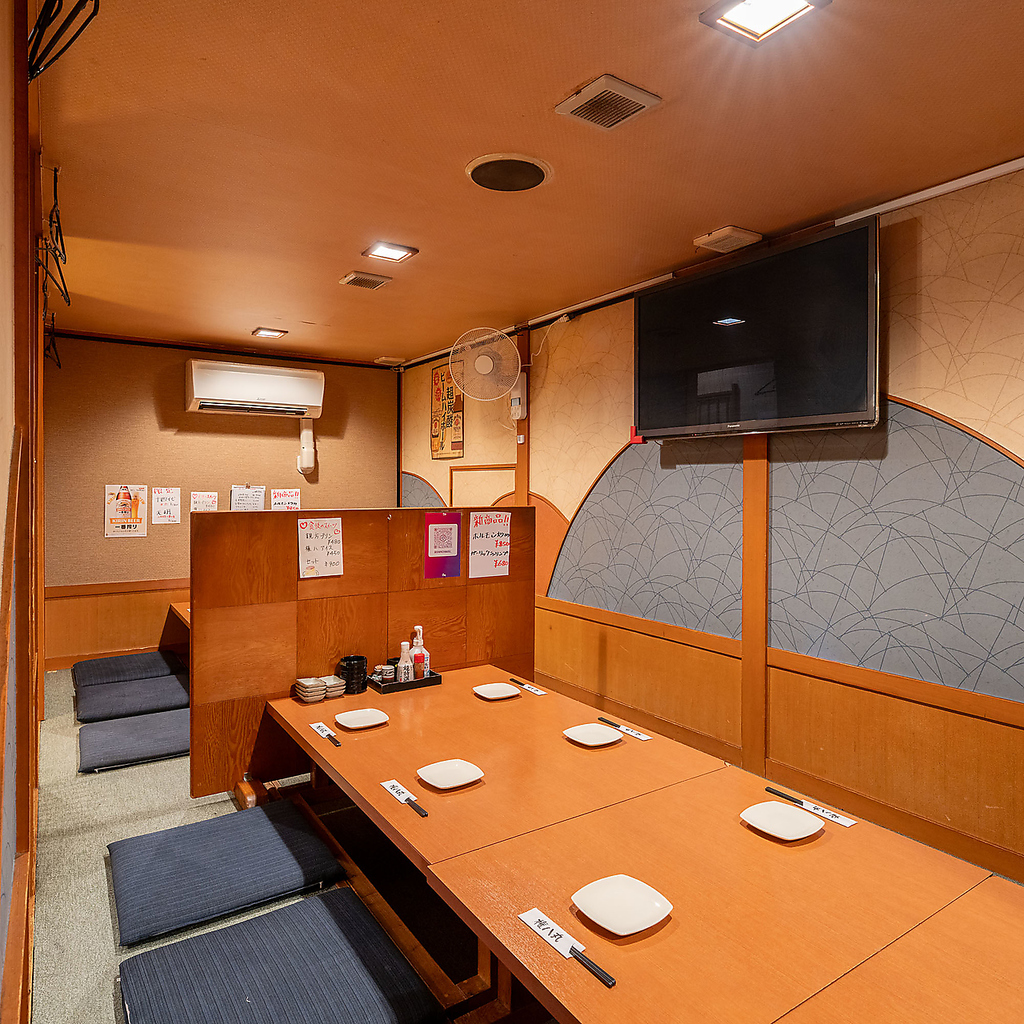 居心地の良い座敷席で、リラックスしながら美味しい料理が楽しめます！大人数の宴会にも対応◎