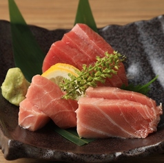 本まぐろ造り（赤身・中とろ）